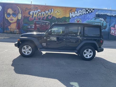 Used 2018 Jeep Wrangler Unlimited Sport S AWD/4WD image 2