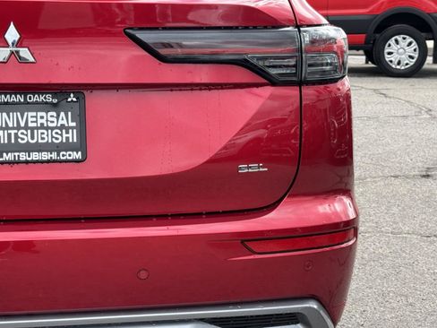New 2025 Mitsubishi Outlander SEL image 6