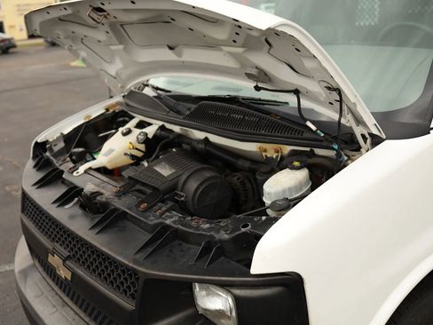 Used 2013 Chevrolet Express 2500 image 54
