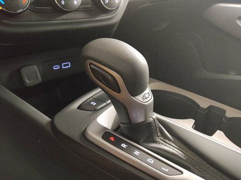 Used 2025 Chevrolet Trax LS FWD image 26