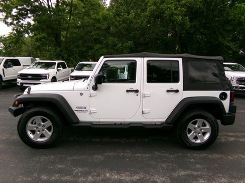 Used 2015 Jeep Wrangler Unlimited Sport w/ Quick Order Package 24S AWD/4WD image 6