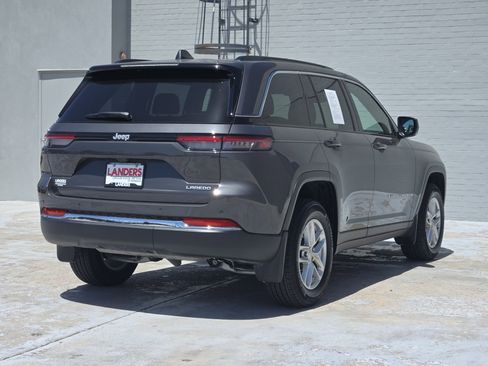 Used 2025 Jeep Grand Cherokee Laredo X RWD image 8