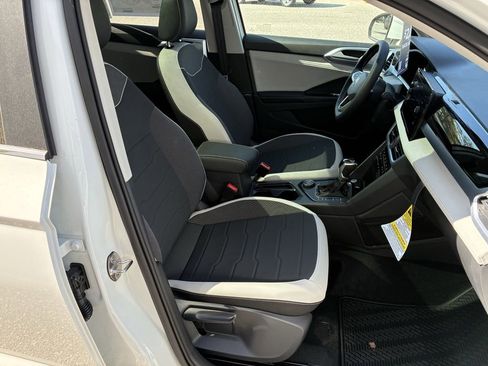 New 2026 Volkswagen Taos SE image 37
