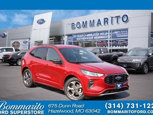 Used 2024 Ford Escape ST-Line w/ Cold Weather Package FWD image 1