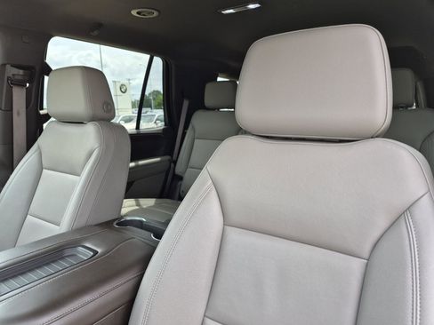 Used 2023 Chevrolet Tahoe LT w/ Luxury Package RWD image 15