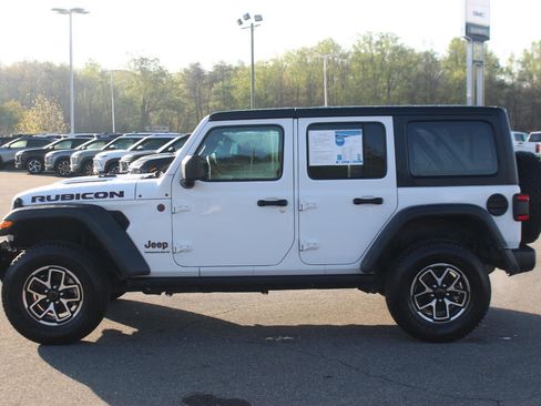Used 2024 Jeep Wrangler Unlimited Rubicon image 4