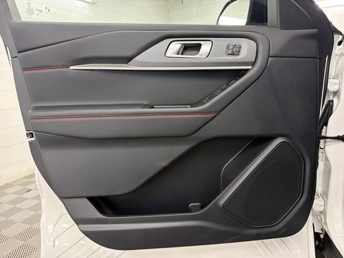 New 2026 Ford Explorer ST-Line w/ ST-Line Street Pack RWD image 15