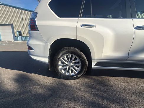 Used 2020 Lexus GX 460 image 20