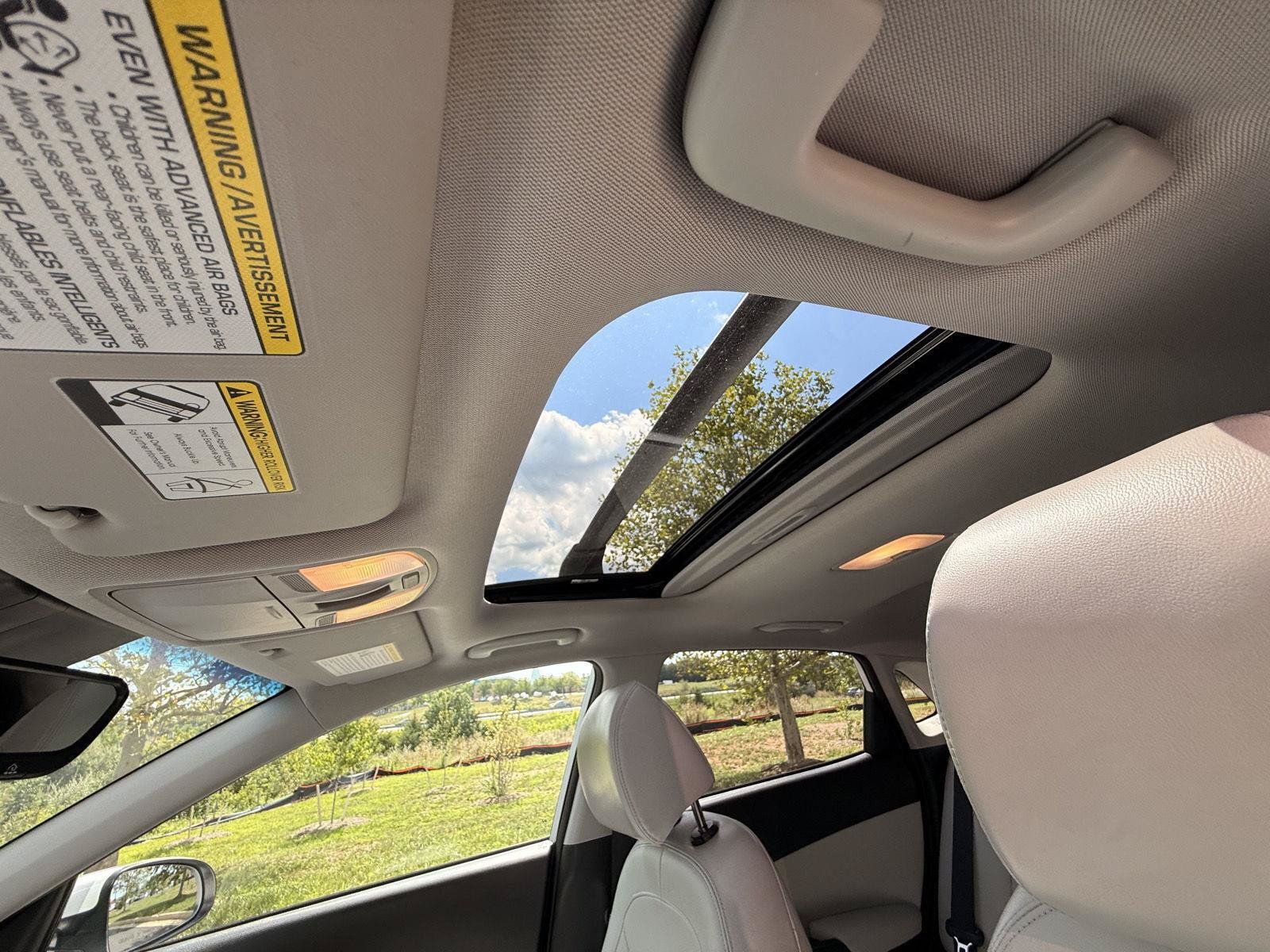 Used 2023 Hyundai Kona Limited AWD/4WD image 16