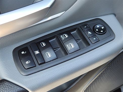 Certified 2021 RAM 1500 Big Horn image 17