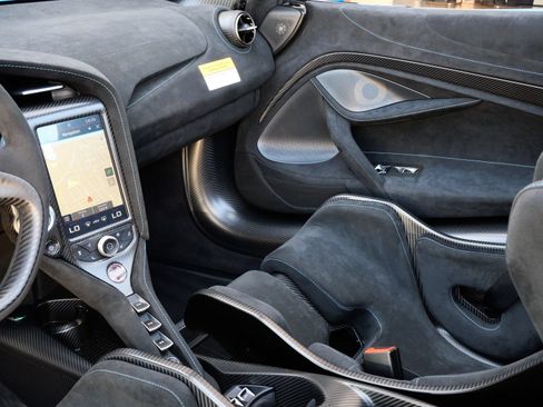 Used 2022 McLaren 765LT RWD image 35