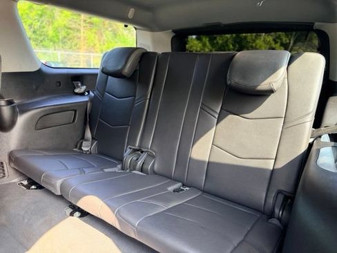 Used 2018 Cadillac Escalade ESV Premium Luxury AWD/4WD image 28