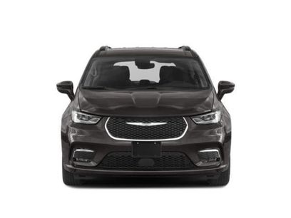 Certified 2021 Chrysler Pacifica Touring-L w/ Uconnect Theater Family Group