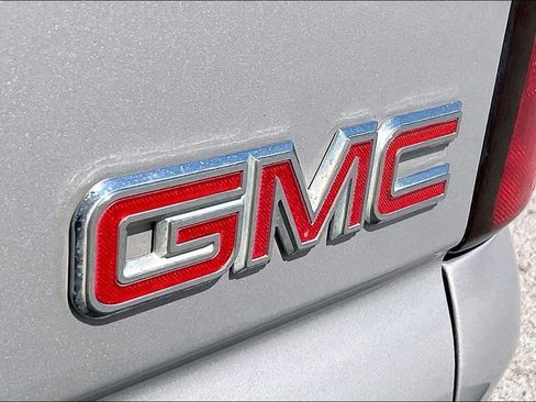 Used 2004 GMC Yukon XL SLT w/ Preferred Equipment Group image 26