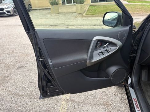 Used 2012 Toyota RAV4 Sport image 9