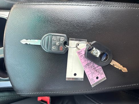 Used 2013 Ford Explorer XLT FWD image 42