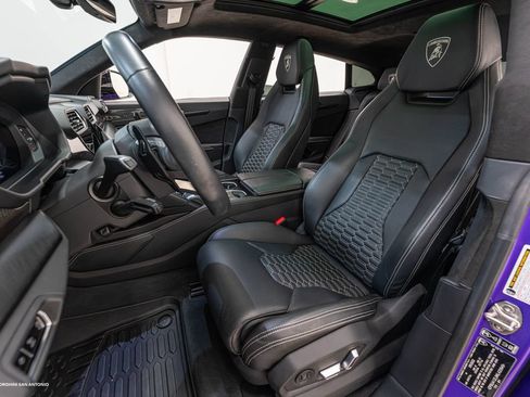 Used 2022 Lamborghini Urus AWD/4WD image 21