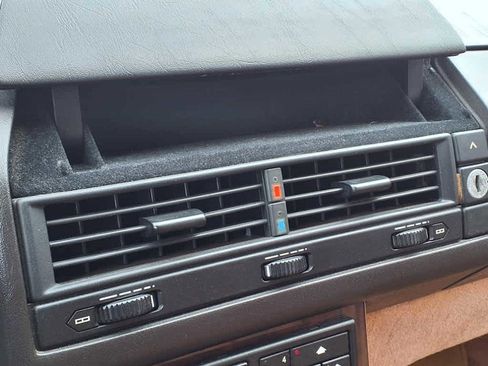 Used 1993 Mercedes-Benz 300 SL image 16