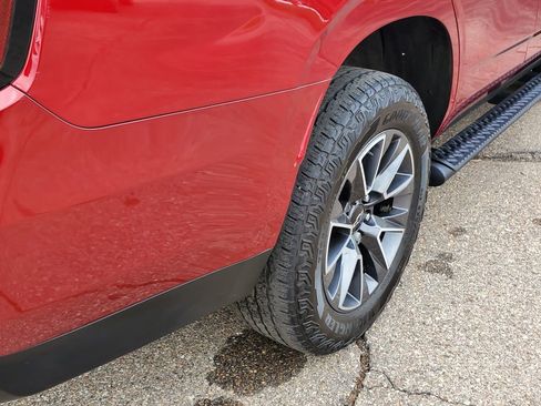 Used 2023 Chevrolet Tahoe Z71 w/ Luxury Package image 12