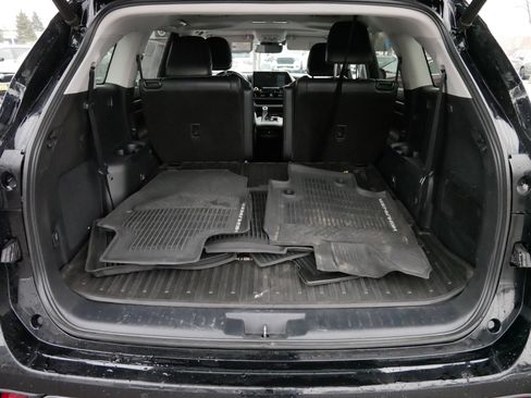 Used 2021 Toyota Highlander Limited image 18