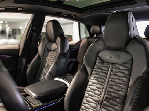 Used 2022 Audi RS Q8 w/ Carbon Optic Package image 20