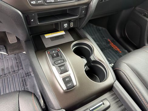 Used 2023 Honda Passport TrailSport image 28