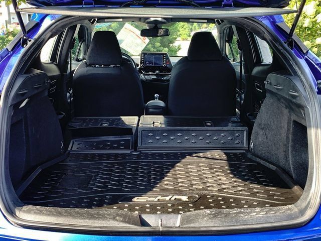 Used 2019 Toyota C-HR XLE FWD image 39