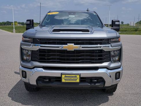Used 2025 Chevrolet Silverado 2500 LT w/ Convenience Package AWD/4WD image 2