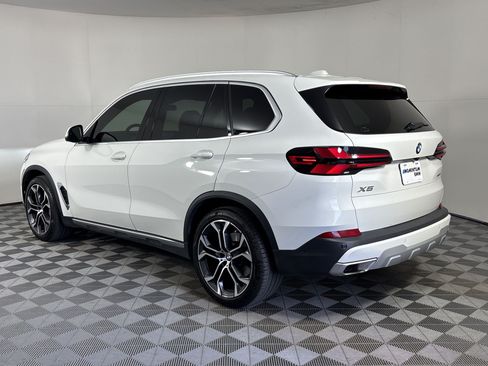 Used 2024 BMW X5 sDrive40i w/ Parking Assistance Package RWD image 3