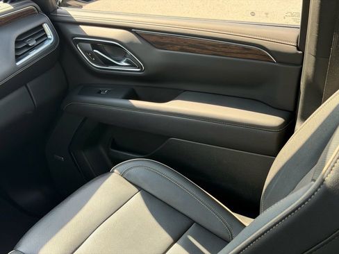 Used 2023 Chevrolet Tahoe Premier w/ Advanced Technology Package RWD image 22