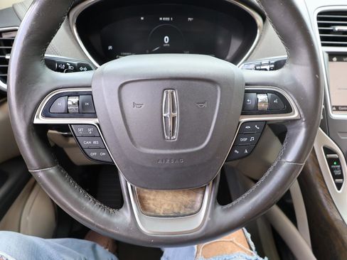 Used 2019 Lincoln Nautilus Select FWD image 49