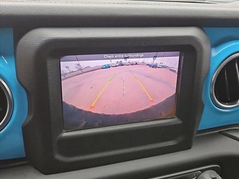 Used 2020 Jeep Wrangler Unlimited Sahara image 13