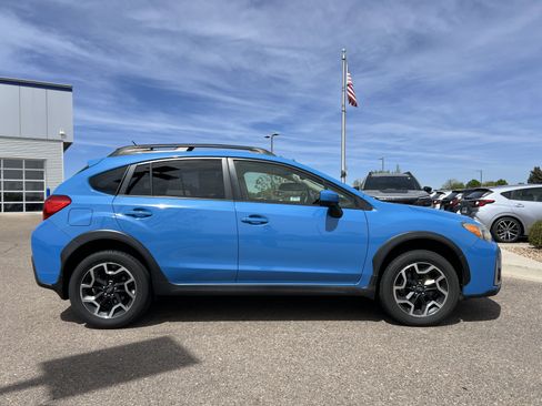 Used 2016 Subaru Crosstrek 2.0i Premium w/ Moonroof Package AWD/4WD image 9