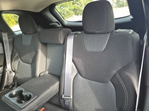 Used 2016 Jeep Cherokee Latitude w/ Comfort & Convenience Group image 32