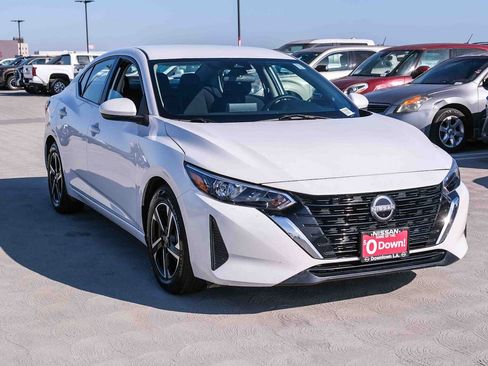 Used 2024 Nissan Sentra SV FWD image 3