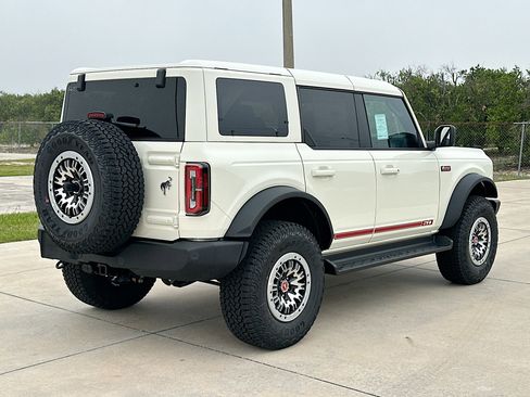 New 2026 Ford Bronco Outer Banks AWD/4WD image 4
