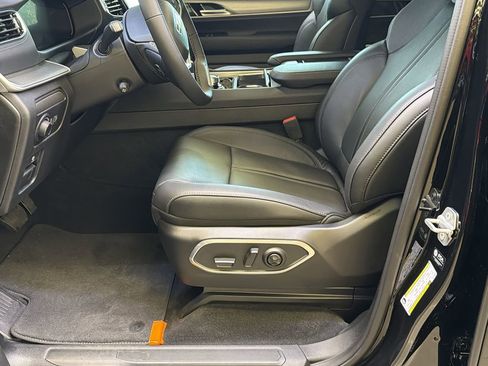 New 2026 Jeep Grand Wagoneer Limited AWD/4WD image 7