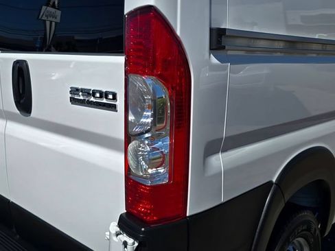 Used 2025 RAM ProMaster 2500 FWD image 27