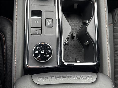 Used 2024 Nissan Pathfinder Rock Creek image 32