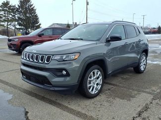 Used 2023 Jeep Compass Latitude video 1
