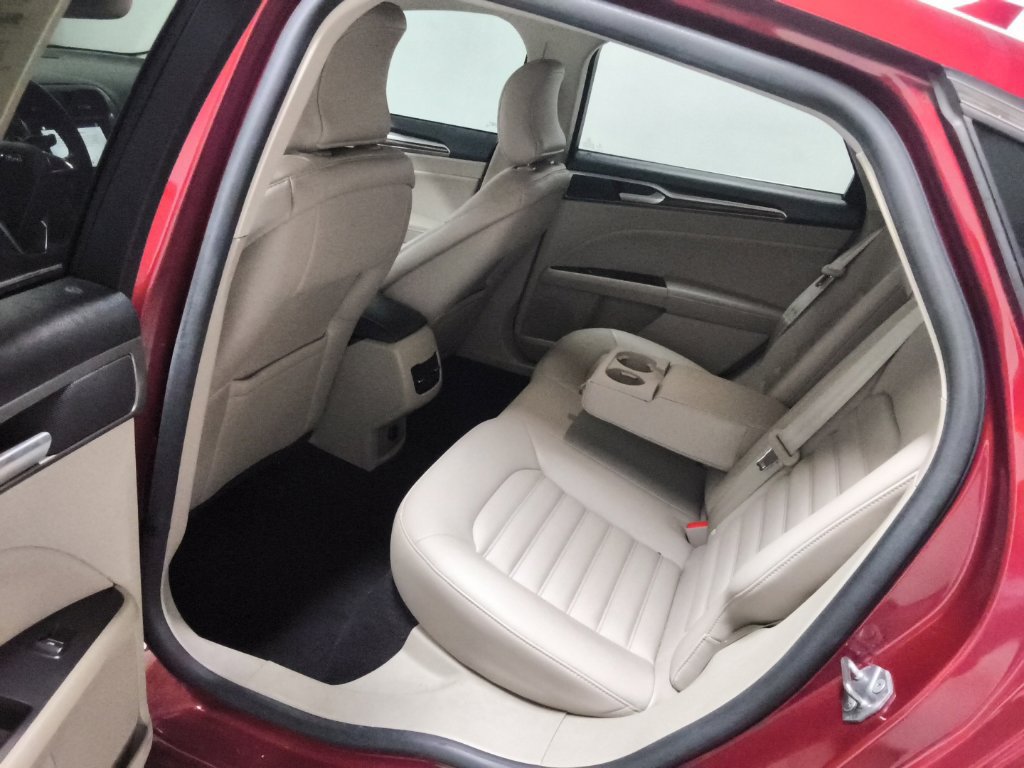 Used 2019 Ford Fusion SEL FWD image 25