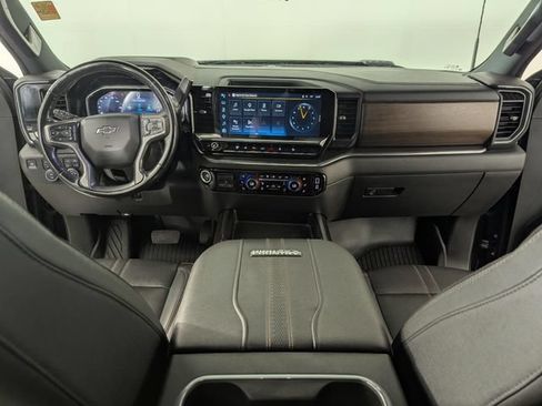 Used 2024 Chevrolet Silverado 3500 High Country w/ Technology Package AWD/4WD image 21