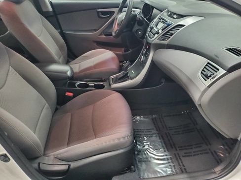 Used 2014 Hyundai Elantra SE FWD image 15