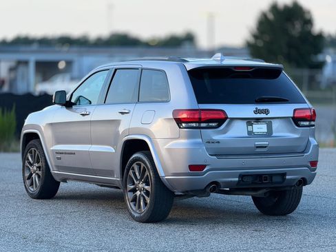 Used 2017 Jeep Grand Cherokee Limited 75th Anniversary AWD/4WD image 10