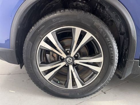Used 2019 Nissan Rogue SV w/ Premium Package AWD/4WD image 14