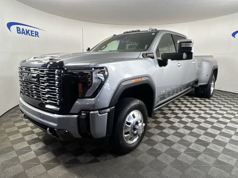 Certified 2025 GMC Sierra 3500 Denali Ultimate AWD/4WD image 1