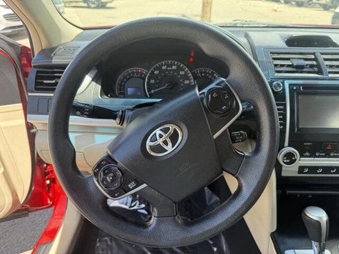 Used 2014 Toyota Camry LE FWD image 16