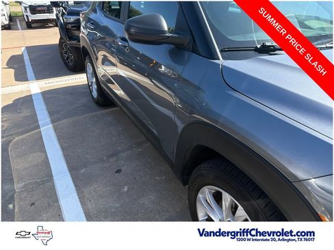 Used 2021 Chevrolet TrailBlazer LS FWD image 4