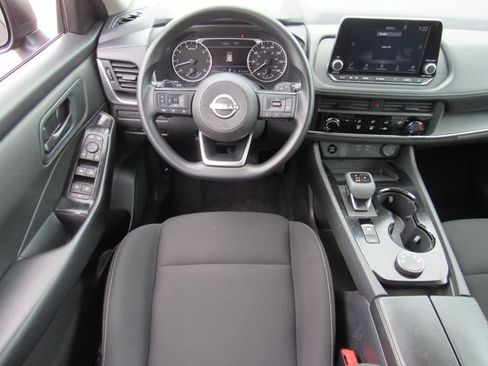 Used 2024 Nissan Rogue S AWD/4WD image 18