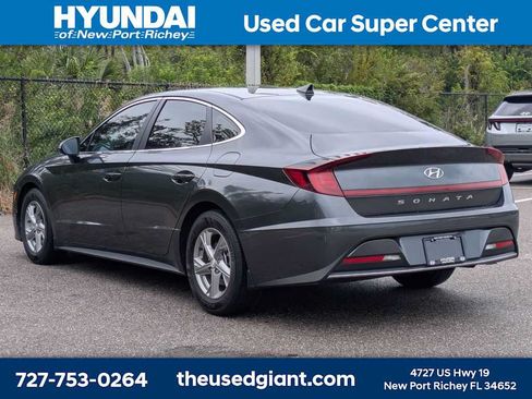 Used 2023 Hyundai Sonata SE w/ Preferred Accessory Package FWD image 3